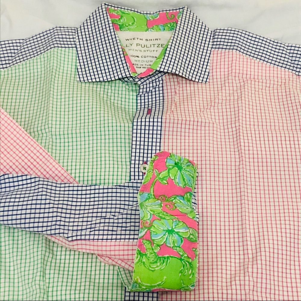 Lilly Pulitzer fun shirt. Size medium